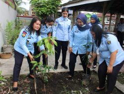 Ka.Rutan kelas I Medan Melakukan Kegiatan Gerakan Satu Juta Pohon, Untuk Menanam pohon Diarea Parkir Rutan I Medan