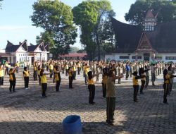 Polres Dairi Gelar Olahraga Bersama Kodim 0206/Dairi Di Halaman Gedung Nasional Djauli Manik Kabupaten Dairi