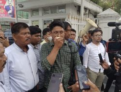 Perkumpulan demokrasi 14 Sumatera Utara atau bisa disebut PD 14 Sumut menggelar aksi Damai atau unjuk rasa di kantor Kementerian BPN Provinsi Sumatera Utara