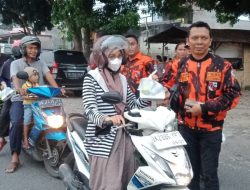 PAC TUNTUNGAN Bersama Seluruh Ketua RANTING Se -Kecamatan Medan Tuntungan Turut Hadir Melaksanakan Pembagian Takjil Gratis Di Bulan Suci Ramadhan 1444 H