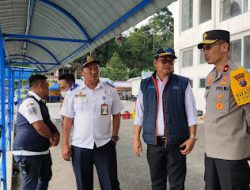 Waka Polda Sumut Brigjen Pol. Drs. Jawari, SH, MH, meninjau dan mengecek langsung pelayanan di pelabuhan penyeberangan Ajibata