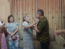 Selamat Ulang Tahun Kombes Pol( Purn) Dr. Maruli Siahaan SH MH merayakan syukuran ulang tahun ke-62 Didamping istri Tercinta Betty Boru Simanjuntak