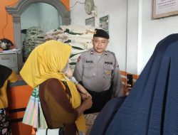 Personil polsek gebang laksanakan pengamanan Program bantuan pangan(PBP) bertempat di PT. Pos Indonesia Kec. Gebang