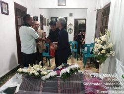 Tokoh Masyarakat Sumatera Utara, Kombes. Pol. (Purn.) Dr. MARULI SIAHAAN SH MH selaku KETUA UMUM PPSD SIAHAAN KOTA MEDAN Melakukan Kunjungan Sosial Untuk Menyampaikan Turut Berdukacita Atas Berpulangnya Ke Rumah Bapa Di Sorga Dra. RIANA FRISKA SIAHAAN M.Pd (Oppung Ni Si KRISTIN Boru) tutup usia 64 tahun