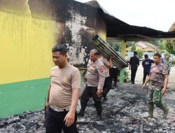Giat bhakti sosial Polres Serdang Bedagai Membantu Membersihkan Lokasi/ Bangunan Yang Terbakar Milik Perguruan Al-Jamiyatul Wasliyah Simpang Empat