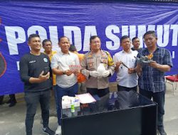 Waka Polres Sergai Kompol Elisa Sibuea Didampingi Kasat Narkoba Gelar Konfrensi Pers Ungkap 2 Pria Peredaran Narkotika
