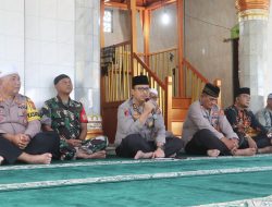 Jumat Curhat, Kapolres Langkat Kunjungi Masjid Raya Jamik Nasrullah.Imbau Jaga Kedamaian Pilkada 2024