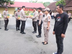 Kapolres Binjai berikan bingkisan Natal 2024 dan Tahun Baru 2025 kepada personil dan wartawan