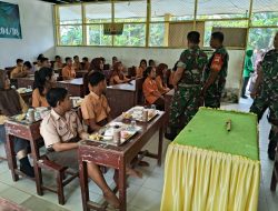 Bersinergi TNI – Polri  Wilkum Polres SERGAI Bagikan Program Makan Siang Gratis Anak-Anak SD