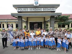 Polisi Sahabat Anak, Sekolah Santo Yoseph Sei Rampah Kunjungi Mako Polres Sergai