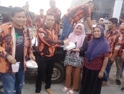 Ketua PAC PP Sempurna Sembiring Tetap Eksis Bulan Suci Ramadhan Berbagi Takjil