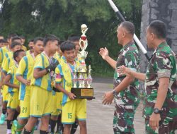 Danmen Arhanud 2/SSM Apresiasi Kemenangan Sekolah Sepak Bola Rakasa Muda Dalam Turnamen Macan Asia