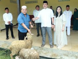 Hari Raya Idul Adha 1446H, Kapolres Binjai AKBP Bambang Didampingi Ketua Bhayangkari Sembelih 7 Ekor Sapi dan 9 Ekor Kambing