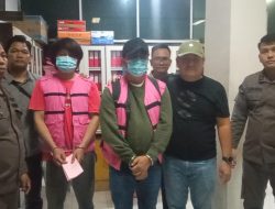 2 Tersangka Menyerahkan Diri Kepada Tim Jaksa Dugaan Korupsi