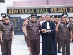Pimpin Pelantikan  Dan Serah Terima Pejabat Utama Di Kejaksaan Tinggi Sumatra Utara