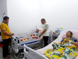 Anggota Dewan DPRI RI Kunjungan Sosial Membesuk Dan Menjenguk Sakit.