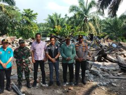 Sat Narkoba Polrestabes Medan Didampingi Kapolsek Kutalimbaru pembongkaran Lawvota café