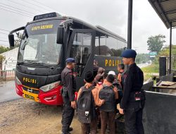 Aksi Humanis Brimob Polda Sumut: Antar Jemput Anak Sekolah di Tapanuli Selatan
