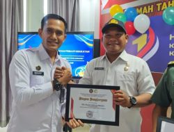 Rutan Labuhan Deli Berikan Penghargaan kepada Kecamatan Medan Labuhan pada Hari Bakti Kemasyarakatan ke-1