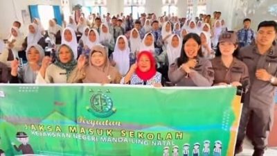 Unik! Peringati Hari Anak, Kejari Madina Ajak Siswa Rasakan Sensasi “Satu Hari Menjadi Jaksa Cilik”
