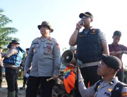 Polres Langkat Distribusikan Bantuan Sosial dari Kapolda Sumut untuk Korban Banjir di Kabupaten Langkat