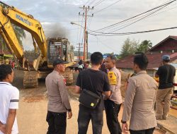 Perintah Kapolri Melalui Dankor Brimob Polri Melaksanakan Perbaikan Jembatan Akses Jalan Di Tapteng