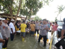 Wujud Kemanusiaan Polri: Kapolres Sergai Bagikan Bantuan Sembako kepada Masyarakat Tanjung Beringin
