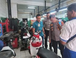 Polres Pelabuhan Belawan Berikan Service Motor Gratis bagi Warga Terdampak Banjir