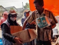 Di Kampung Dalam Aceh Tamiang, Tim Tanggap Bencana SMA Negeri 6 Datang, Warga Korban Banjir Merasa Senang