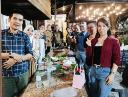 Penuh Kemesraan Mahasiswa Fakultas Hukum Universitas Battuta Angkatan 22 Menggelar Acara Berbuka Puasa Bersama Dekan Dan Dosen