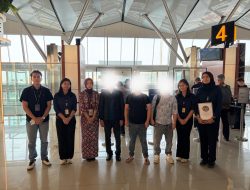 IMIGRASI BELAWAN LAKSANAKAN PENGAWASAN DAN PENGAWALANDEPORTASI TIGA WARGA NEGARA CHINA, WUJUDKAN PENEGAKAN HUKUMKEIMIGRASIAN YANG HUMANIS